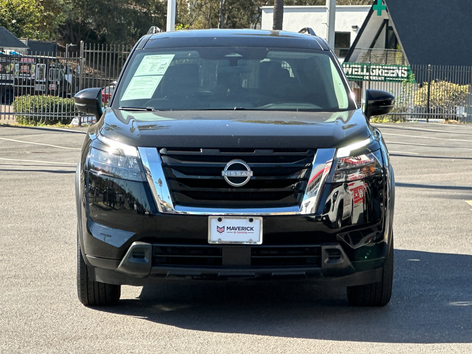 Used 2025 Nissan Pathfinder SV FWD image 7