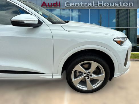 New 2025 Audi Q5 Premium Plus image 12