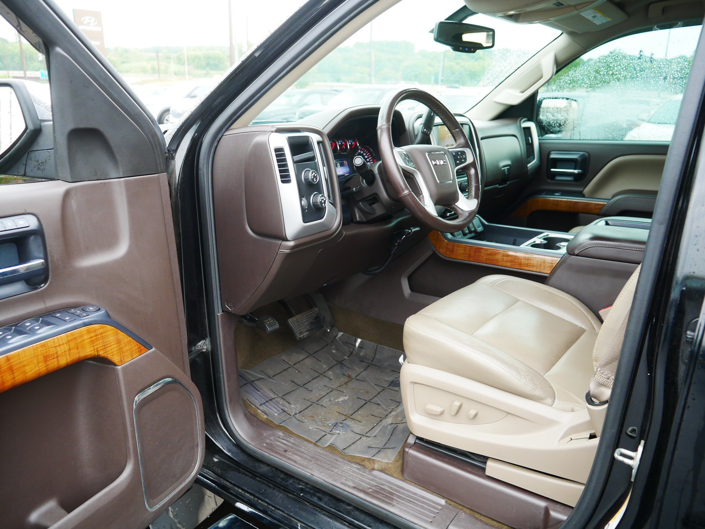 Used 2014 GMC Sierra 1500 SLT w/ SLT Preferred Package AWD/4WD image 11