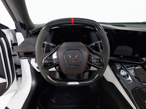 Used 2023 Chevrolet Corvette Z06 image 20