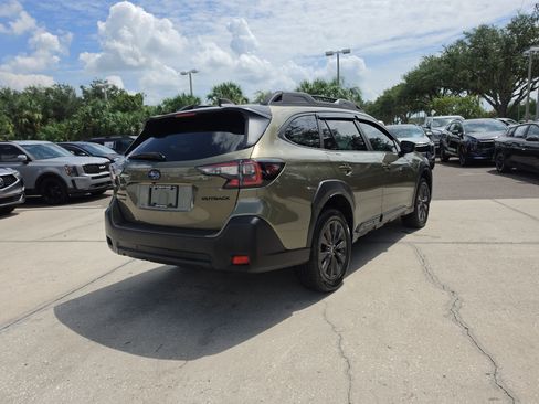 Used 2025 Subaru Outback Onyx Edition AWD/4WD image 8