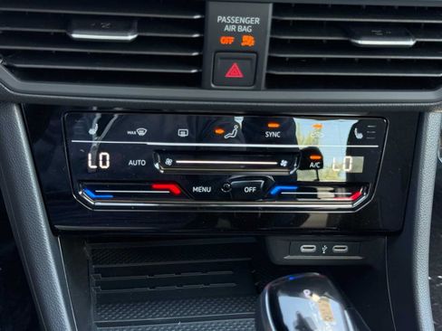New 2026 Volkswagen Jetta SE FWD image 14