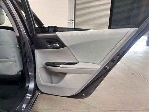 Used 2017 Honda Accord LX image 15