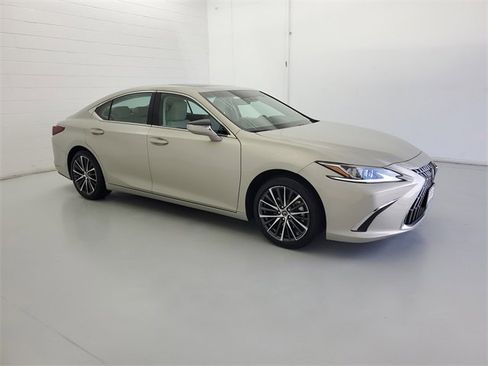 Used 2023 Lexus ES 350 image 4