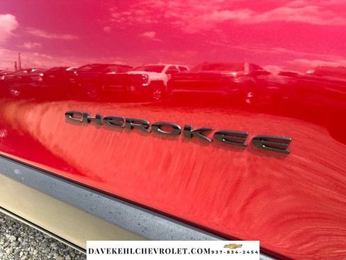 Used 2017 Jeep Cherokee High Altitude AWD/4WD image 10