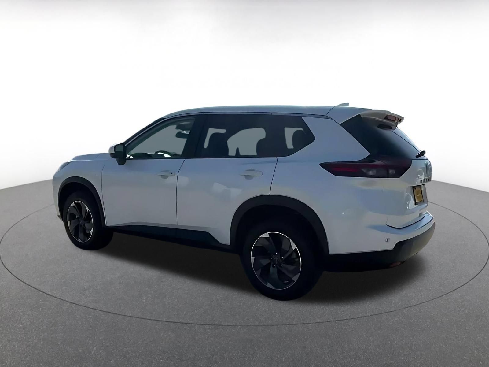 Used 2025 Nissan Rogue SV AWD/4WD image 9