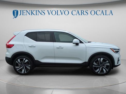 Certified 2024 Volvo XC40 B5 Ultimate w/ Protection Package Premier AWD/4WD image 2