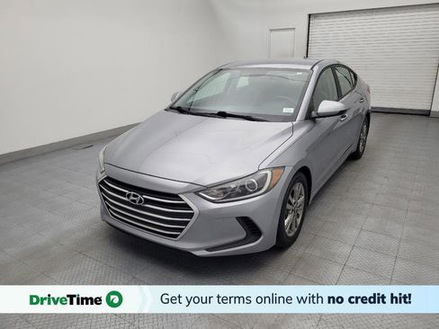 Used 2017 Hyundai Elantra SE FWD image 1