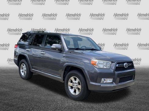 Used 2013 Toyota 4Runner SR5 w/ Convenience Pkg AWD/4WD image 2