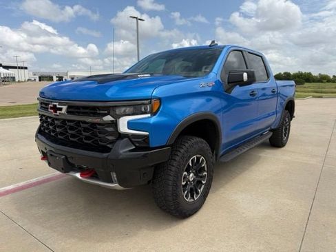 Used 2025 Chevrolet Silverado 1500 ZR2 w/ Technology Package AWD/4WD image 8