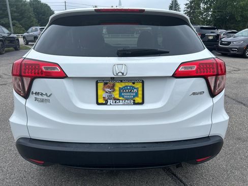 Used 2018 Honda HR-V EX image 3
