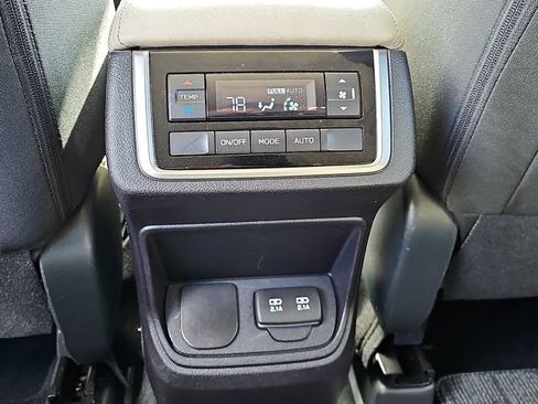 Used 2019 Subaru Ascent Premium AWD/4WD image 13