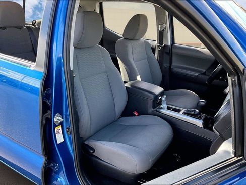 Certified 2018 Toyota Tacoma SR5 image 7