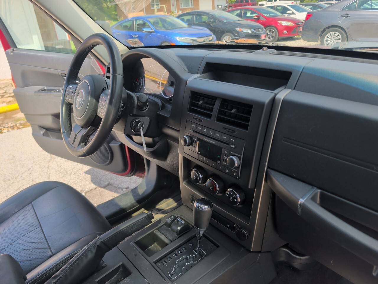 Used 2012 Jeep Liberty Sport AWD/4WD image 19