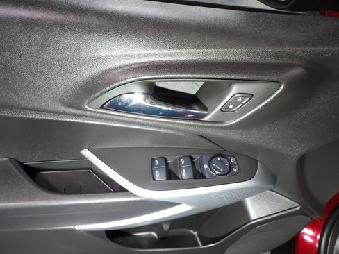 Used 2025 Chevrolet Trax LS w/ Driver Confidence Package image 8