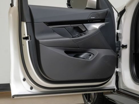 Used 2024 BMW 530i w/ M Sport Package RWD image 45