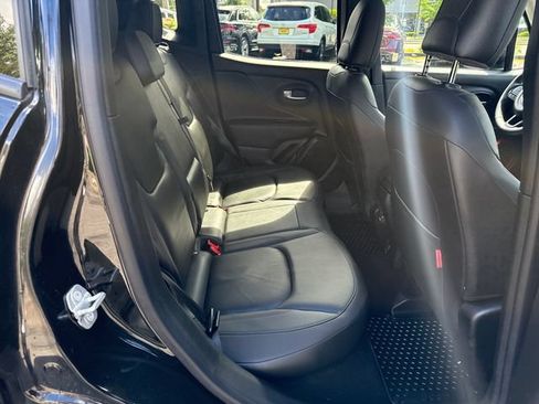 Used 2022 Jeep Renegade Trailhawk AWD/4WD image 10