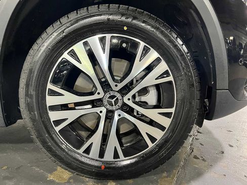 Used 2025 Mercedes-Benz GLA 250 4MATIC image 10
