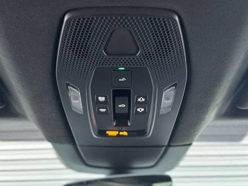 New 2025 Porsche Macan Turbo Electric AWD/4WD image 31