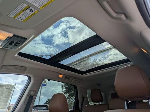 New 2025 Nissan Pathfinder Platinum image 17