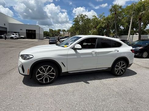 Used 2024 BMW X4 xDrive30i w/ Parking Assistance Package AWD/4WD image 4