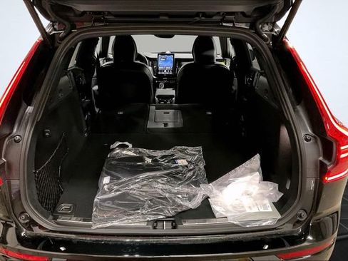 New 2026 Volvo XC60 B5 Ultra w/ Climate Package image 7