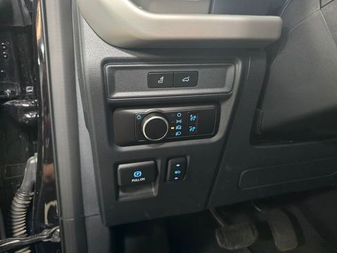 Used 2024 Ford Expedition XLT image 15