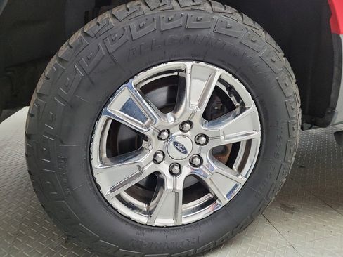 Used 2015 Ford F150 XLT w/ Equipment Group 302A Luxury AWD/4WD image 31