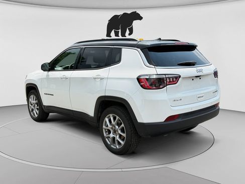 Used 2025 Jeep Compass Limited AWD/4WD image 5