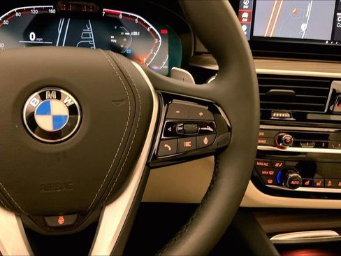 Certified 2023 BMW 530i xDrive w/ Executive Package AWD/4WD image 19