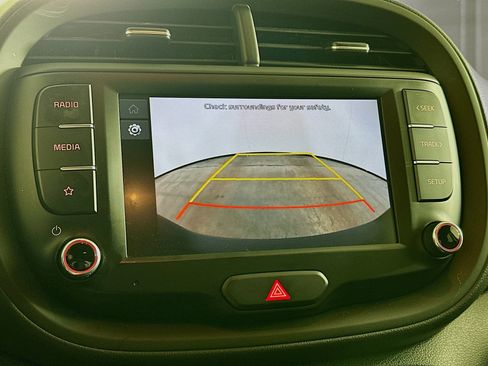 Used 2022 Kia Soul LX image 22