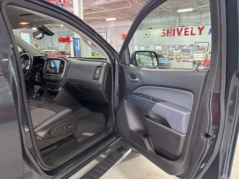 Used 2017 Chevrolet Colorado Z71 image 34