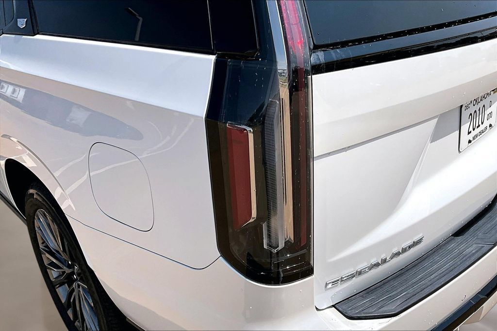 Certified 2024 Cadillac Escalade V AWD/4WD image 33