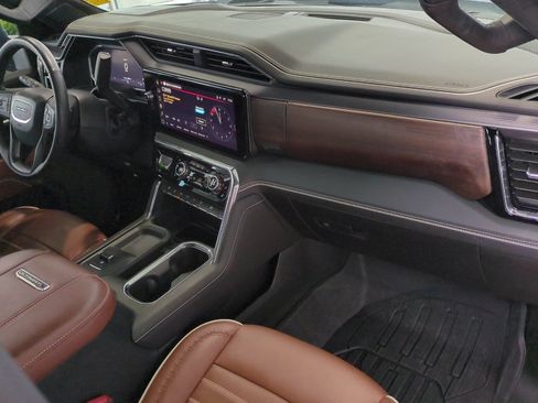 Used 2026 GMC Sierra 3500 Denali Ultimate AWD/4WD image 18