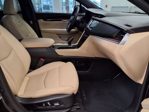 Used 2019 Cadillac XT5 Luxury FWD image 10