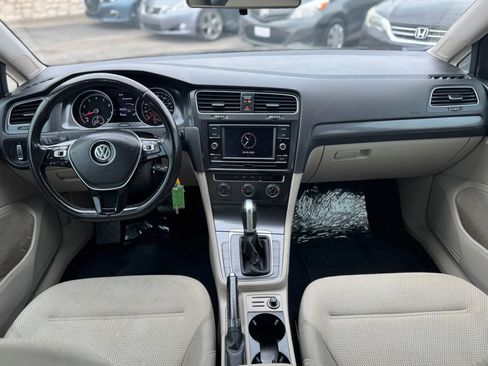 Used 2018 Volkswagen Golf S image 16