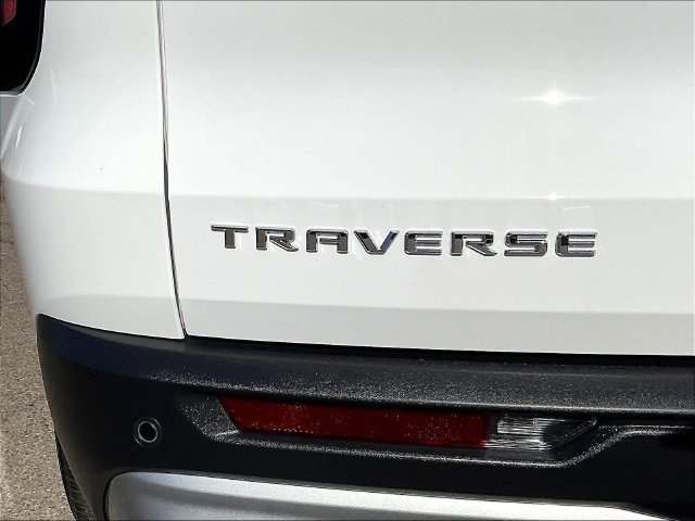 Used 2026 Chevrolet Traverse LT w/ Driver Confidence Package FWD image 11