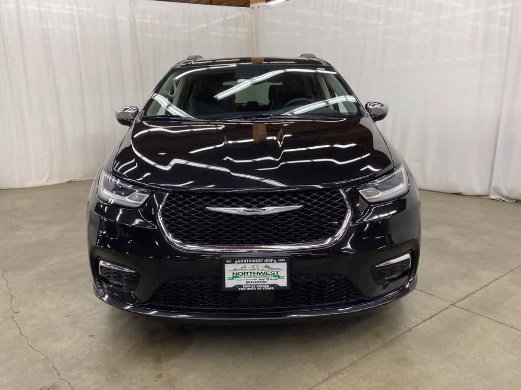 Used 2023 Chrysler Pacifica Limited FWD image 9