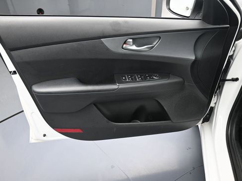 Used 2021 Kia Forte LXS image 12