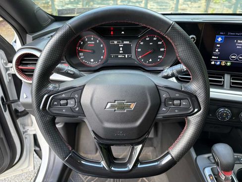 Certified 2024 Chevrolet Trax RS w/ Driver Confidence Package FWD image 11