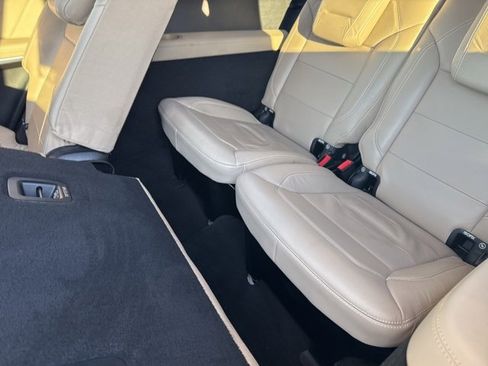 Used 2015 Mercedes-Benz GL 550 4MATIC image 26