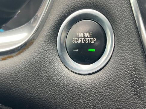 Used 2023 Chevrolet Traverse LT image 29