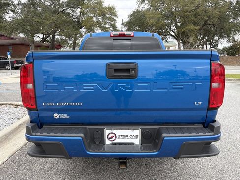 Used 2022 Chevrolet Colorado LT w/ LT Convenience Package image 6