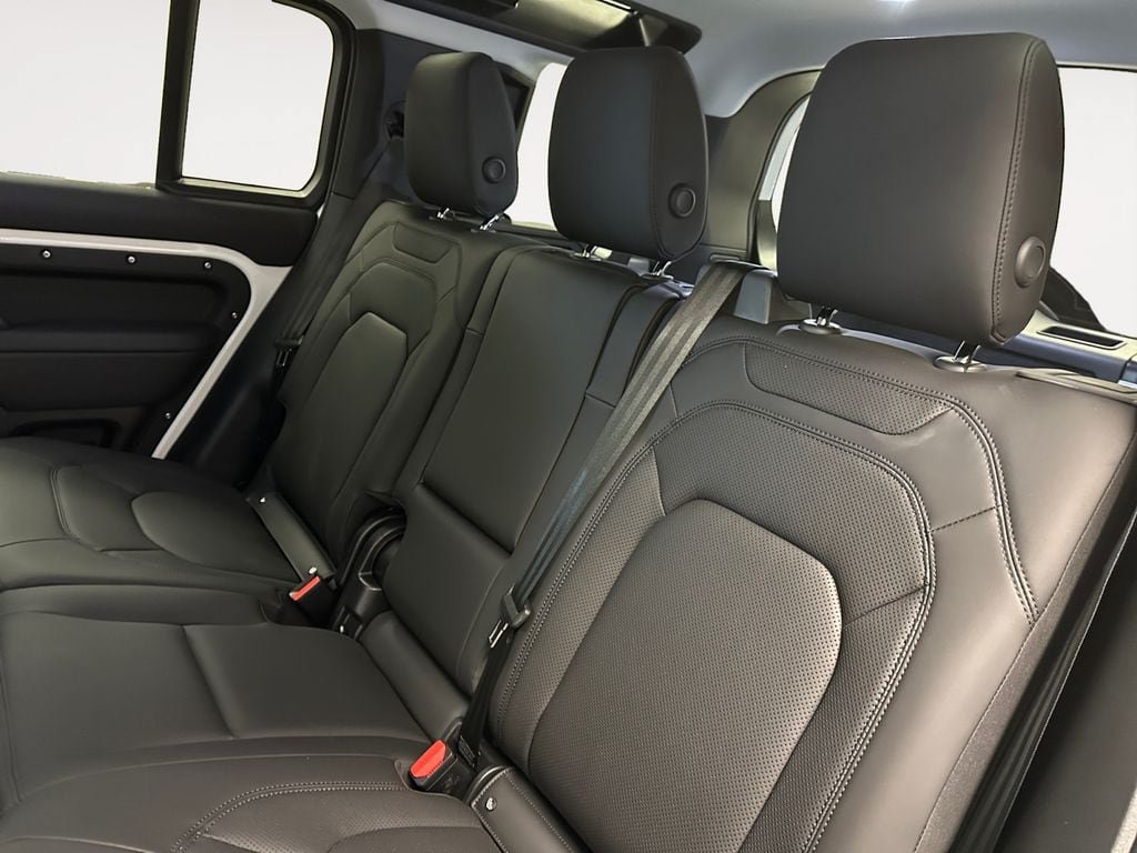 New 2026 Land Rover Defender 110 S AWD/4WD image 13