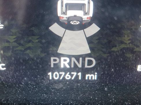 Used 2018 Jeep Wrangler Unlimited Sahara AWD/4WD image 37