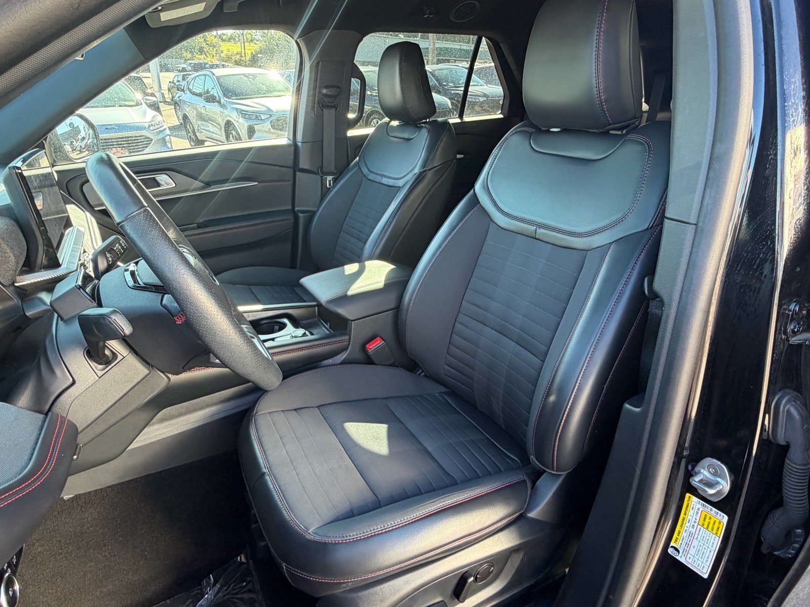 Used 2025 Ford Explorer ST-Line AWD/4WD image 23