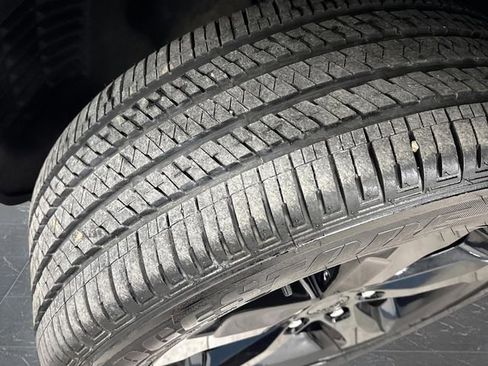 Used 2024 Jeep Grand Cherokee Altitude image 36