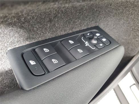 Certified 2026 Volvo XC40 B5 Core w/ Climate Package AWD/4WD image 20