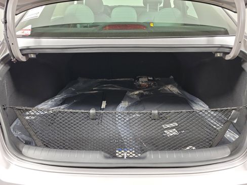 New 2025 Hyundai Elantra Limited image 36