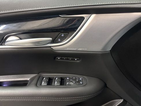 Used 2025 Cadillac XT5 Premium Luxury image 14